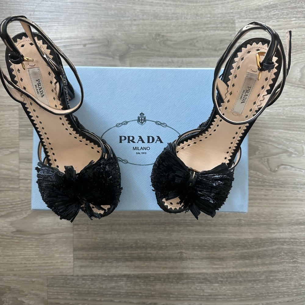 PRADA size 37 Women's Black Raffia Bow Platform Sandals